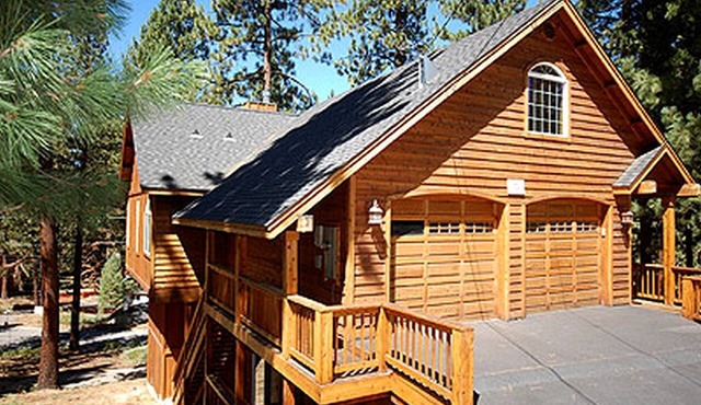 Idyllic Cabin Surrounded by Woodland near Washoe Meadows State Park in South Lake Tahoe, California