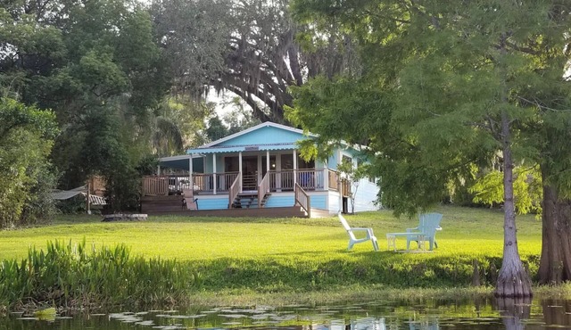 Incredible Private Lakefront Cottage Retreat