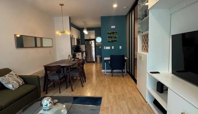 Jr 1 BR w/parking & a plunge in Design District