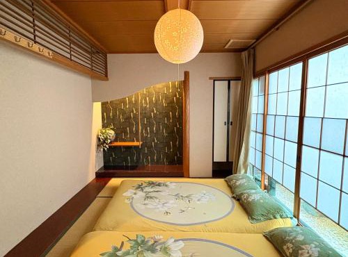 Just a short walk 心斎橋 Glico Sign 1min 道頓堀30-second 黒門市場 難波駅 Dotonbori Guesthouse 松の阁