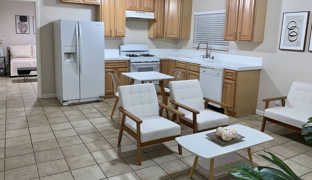 La Casita Española-Charming 2-bedroom house in brilliant Ventura