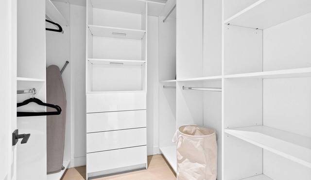 LA LIVING WALKABLE STAYLISH STYLISH