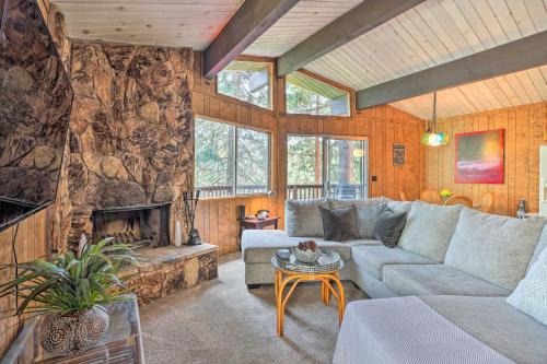 Lake Arrowhead Cabin w/Mid-Century Charm!