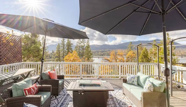 Lake Front Home in Bass Lake - Hot Tub, Private Marina and Dock, Fire Pit