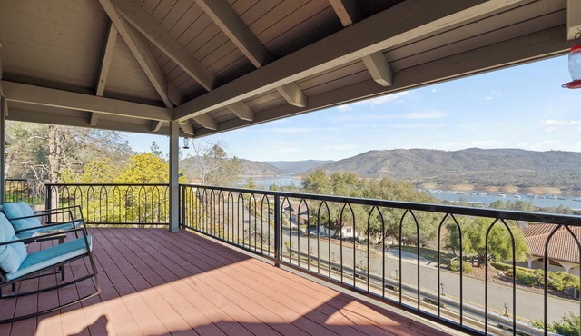 Lake House Cabin-Great views of Lake Oroville!