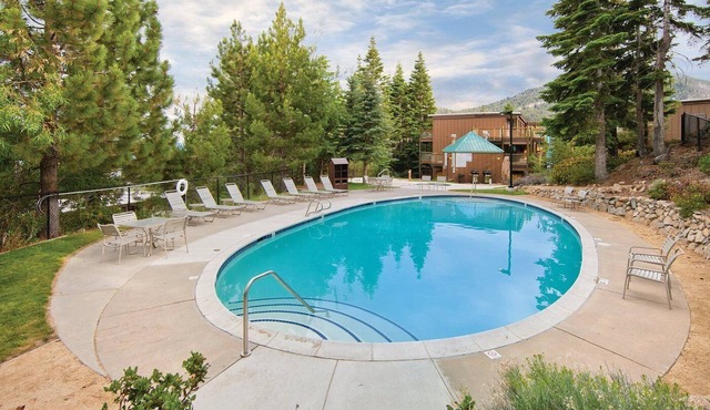 Lake Tahoe | Peaceful Nature Escape | Pool + Hot Tub