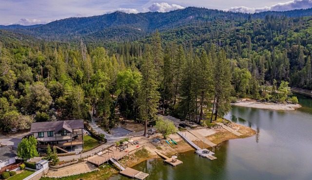 Lakefront Cabin with Private Beach, Redwood Dock, Kayaks & Stargazing Dome