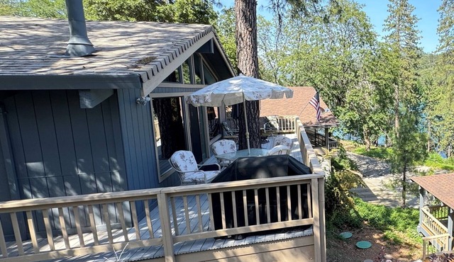 Lakeview, Pool Table, Near Marina, Sleeps 10