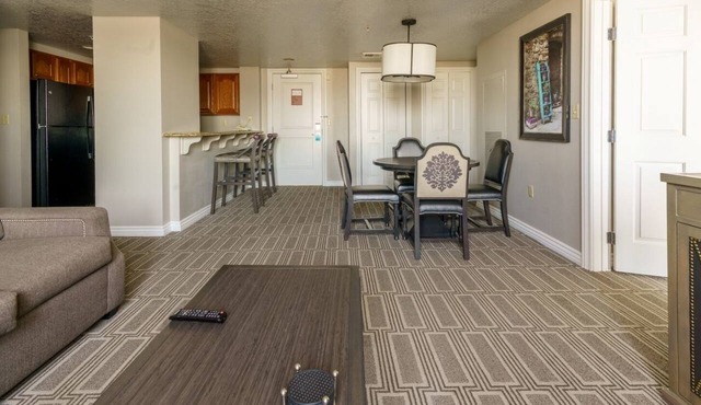 Las Vegas | Pool & Strip Access | 2BR Deluxe