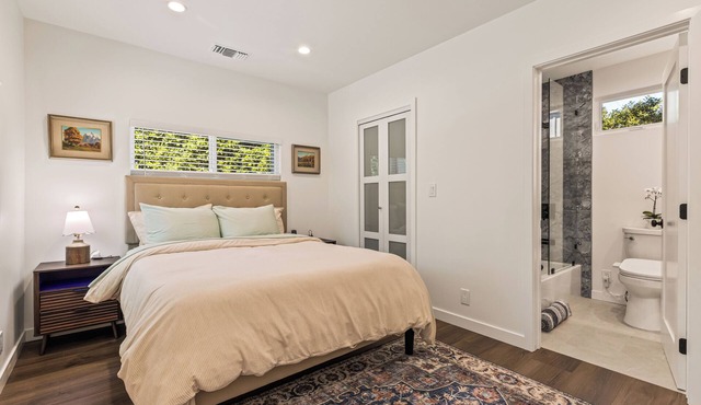Laurel Canyon Modern 2BR-2BA Cottage-Monthly Stay, Remote Work, Hollywood Hills