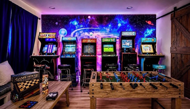Level Up Retreat Home 7BR Hot tub Game Room Sleep 20