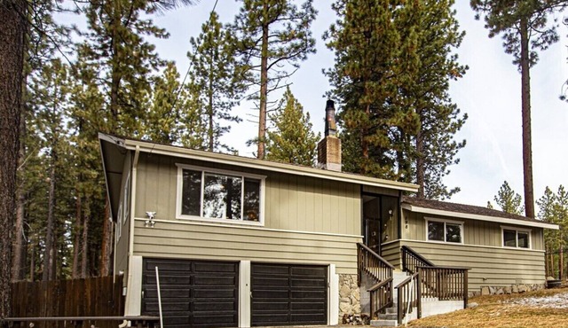 Lovely 3BR/2BA near Heavenly. 30 day minimum booking at a terrific nightly rate!