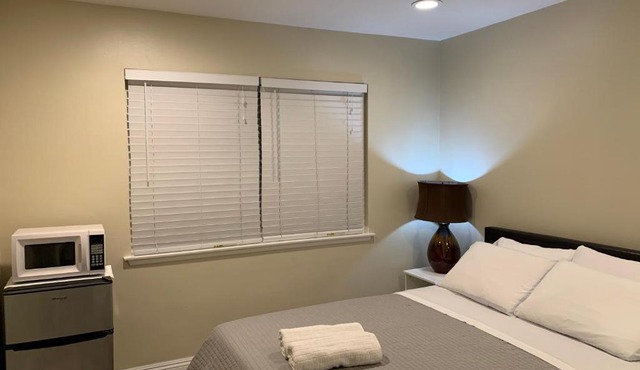 Lovely Room in Private House near Disneyland