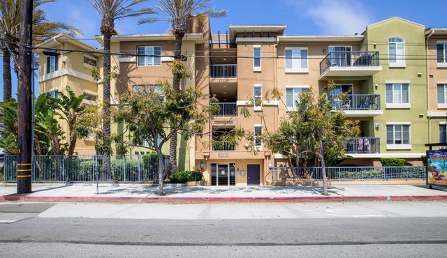 Luxe Playa Del Rey 2BR w/Pool, Spa & Gym, nr Playa Beach, by Blueground