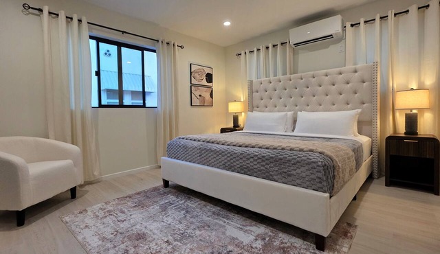 Luxury 2-Bedroom Near Cedars-Sinai & Rodeo Drive Walk to markets and restaurants