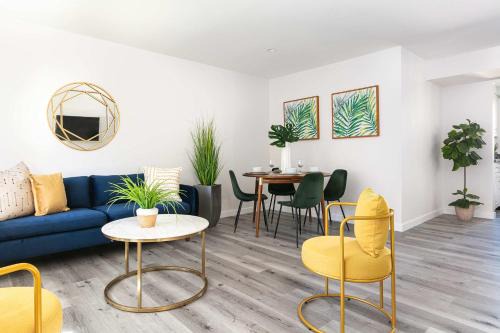 Luxury 2BR Apartment Great Area with Parking
