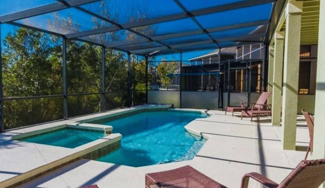 Luxury 5BRVilla, South-Facing Pool,Gated Resort, No Rear Neighbours, Near Disney