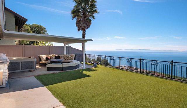 Luxury Estate Panoramic Oceanview and Golf course Resort style