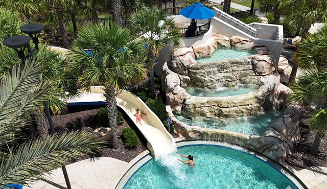 Luxury Family Villa - NO Rear Neighbors - South Facing Large Deck