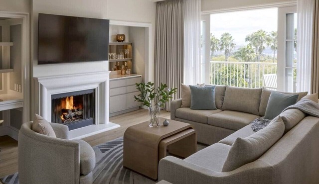 Luxury Four Seasons 2BR Villa – Sleeps 6–8 – Near Legoland