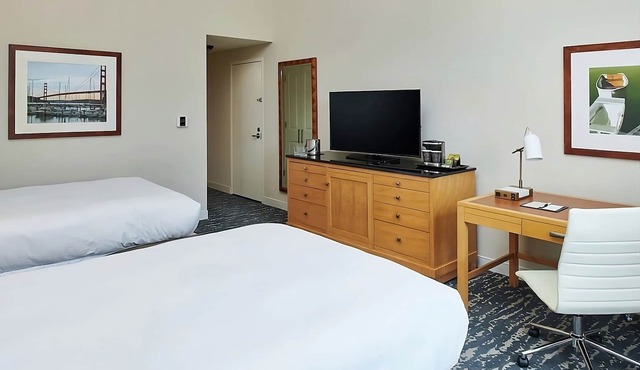 Luxury Hotel in Berkeley Marina! 3 Convenient Units, Pets Allowed, Bike Rental! in Berkeley