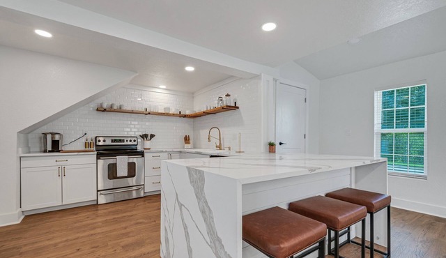 Luxury Modern Home In S Lakeland