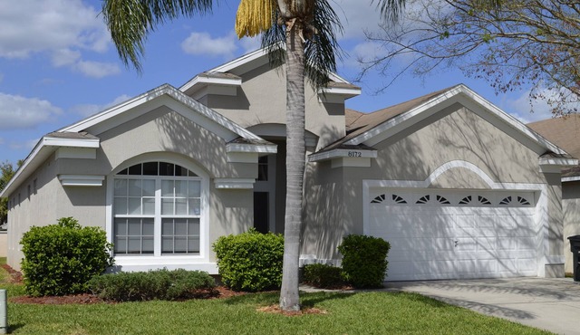 Luxury Pool Home Steps to Disney, 2 Master Suites, Gated, Game Rm, BBQ Free WiFi