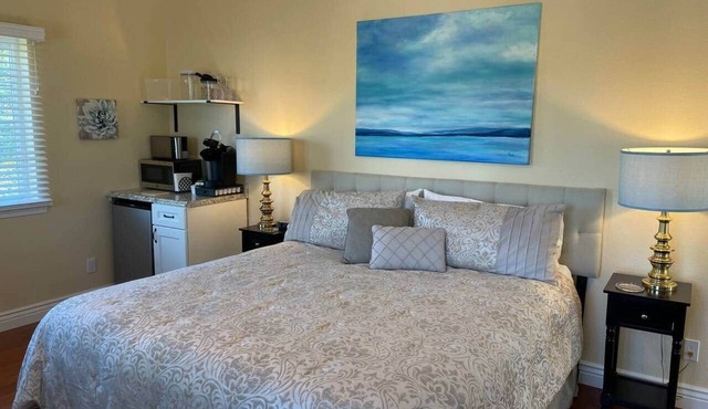 Luxury Private Hillview Suite