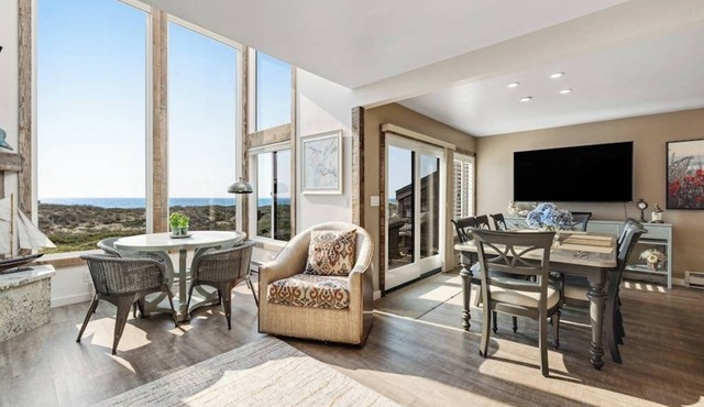 Luxury, secluded home with direct beach access, amazing views, & pool
