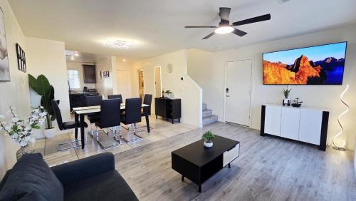 Luxury, Sleek & Modern Vibes! 15 min to Downtown!
