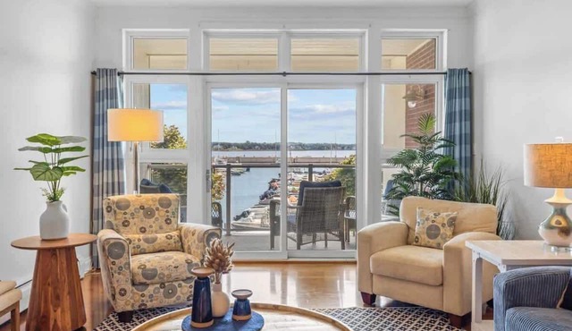 Luxury Waterfront Marina Condo in Downtown in Charlottetown