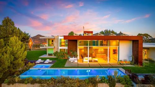 Malibu Art Haven - Pool, Hot Tub & Guest House