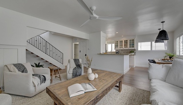 Manhattan Beach Luxury Home w/Oceanview Balcony! in Manhattan Beach