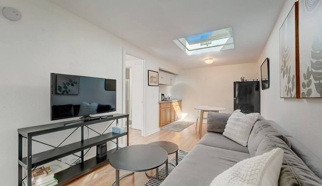 Marbella Lane - Cozy 1BR in Palo Alto DWNTN Hub