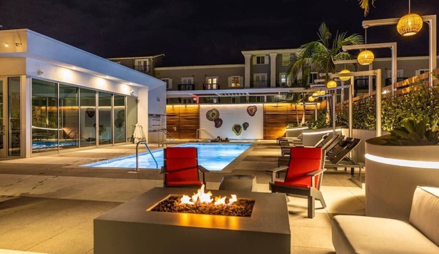 @ Marbella Lane - Grand 2BR w/Beach & Ocean Views
