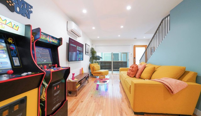 ☞ Mid Century Modern ☞ Near Disney & Knotts ☞ AC ☞ W/D ☞ Parking ☞ 200Mbs ☞