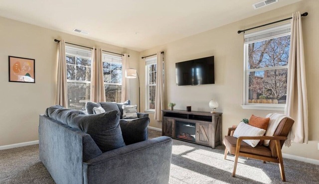 MidTown Hideaway Fire Pit and King Beds