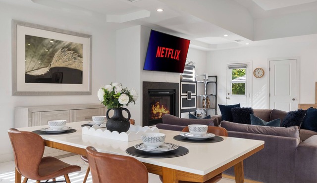 Minimalist Serene Home in near Rose Bowl Stadium Pasadena