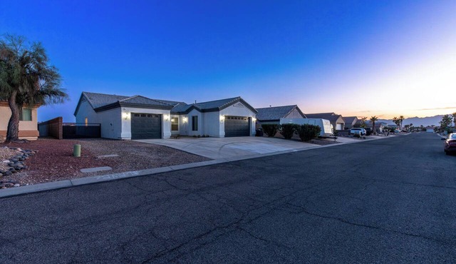 Minutes from Laughlin, River, Golf & off-roading