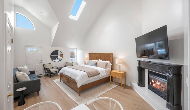 Miramar Penthouse – Coastal Elegance in the Heart of Half Moon Bay