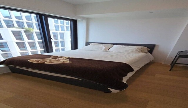 Modern 1-Bedroom in Mission Rock with Gym, Sauna, Golf Simulator