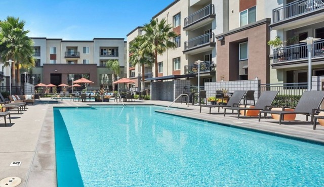 Modern 1BR Condo at Lawrence Station w Pool