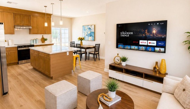 Modern 3BR Fountain Valley Escape