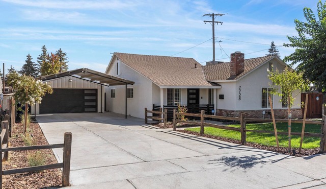 Modern 3BR Home w/Garage, Smart TVs & Laundry