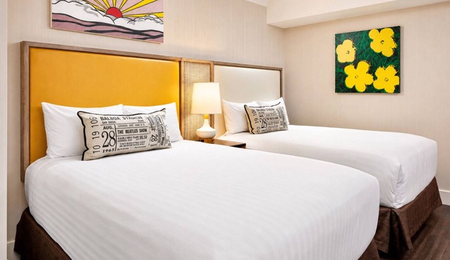 Modern Double Room Steps from Gaslamp, Bayfront & Little Italy Dining