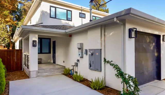 Modern Silicon Valley Home – Minutes to Palo Alto