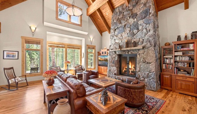 Monthly Lease - Edgewood at Lahontan by Tahoe Getaways - 4BR Pet-Friendly w Hot Tub