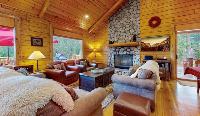 Moonridge Branchwater Lodge with Hot Tub & Game Loft | Near Bear Mountain