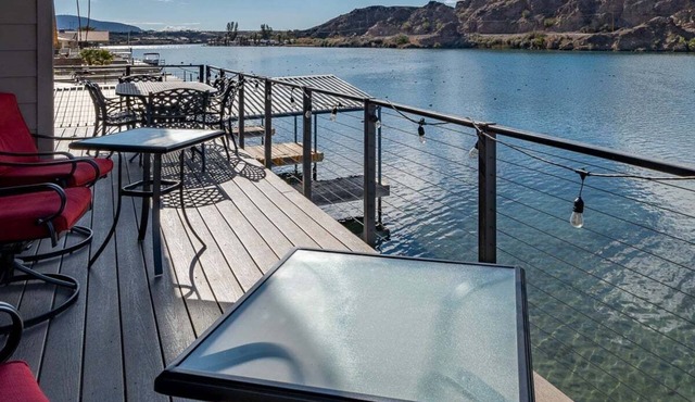 Moovalya Keys Riverfront! Room for All!