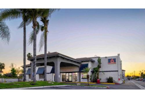 Motel 6 Artesia CA